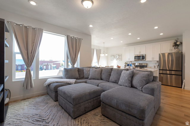 8254 Cascade Vw Way Magna, UT 84044 - Photo 4 of 14