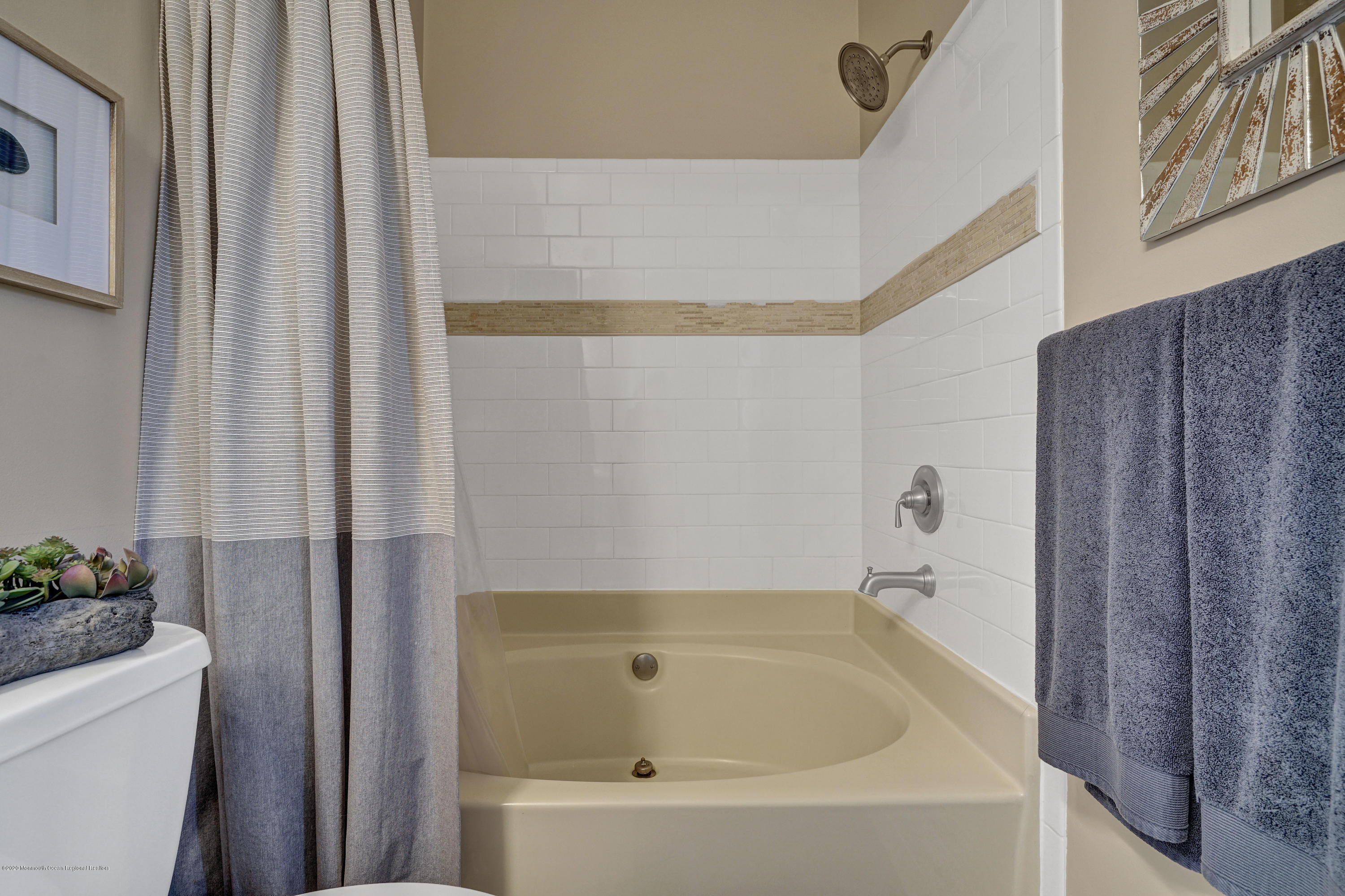 19 Horseshoe Court Tinton Falls, NJ 07753 - Photo 18 of 28 FRESHLY TILED MASTER TUB/SHOWER