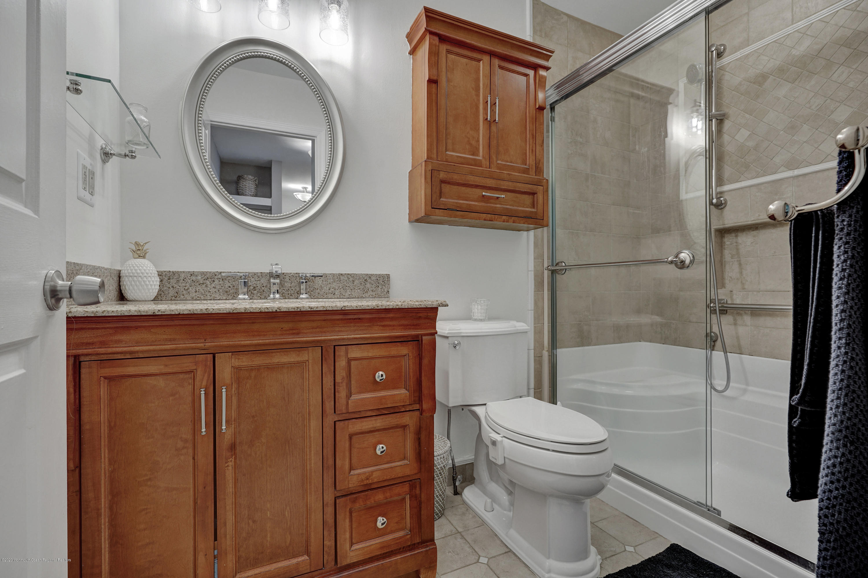 19 Horseshoe Court Tinton Falls, NJ 07753 - Photo 21 of 28 SECOND STORY HALLWAY BATH