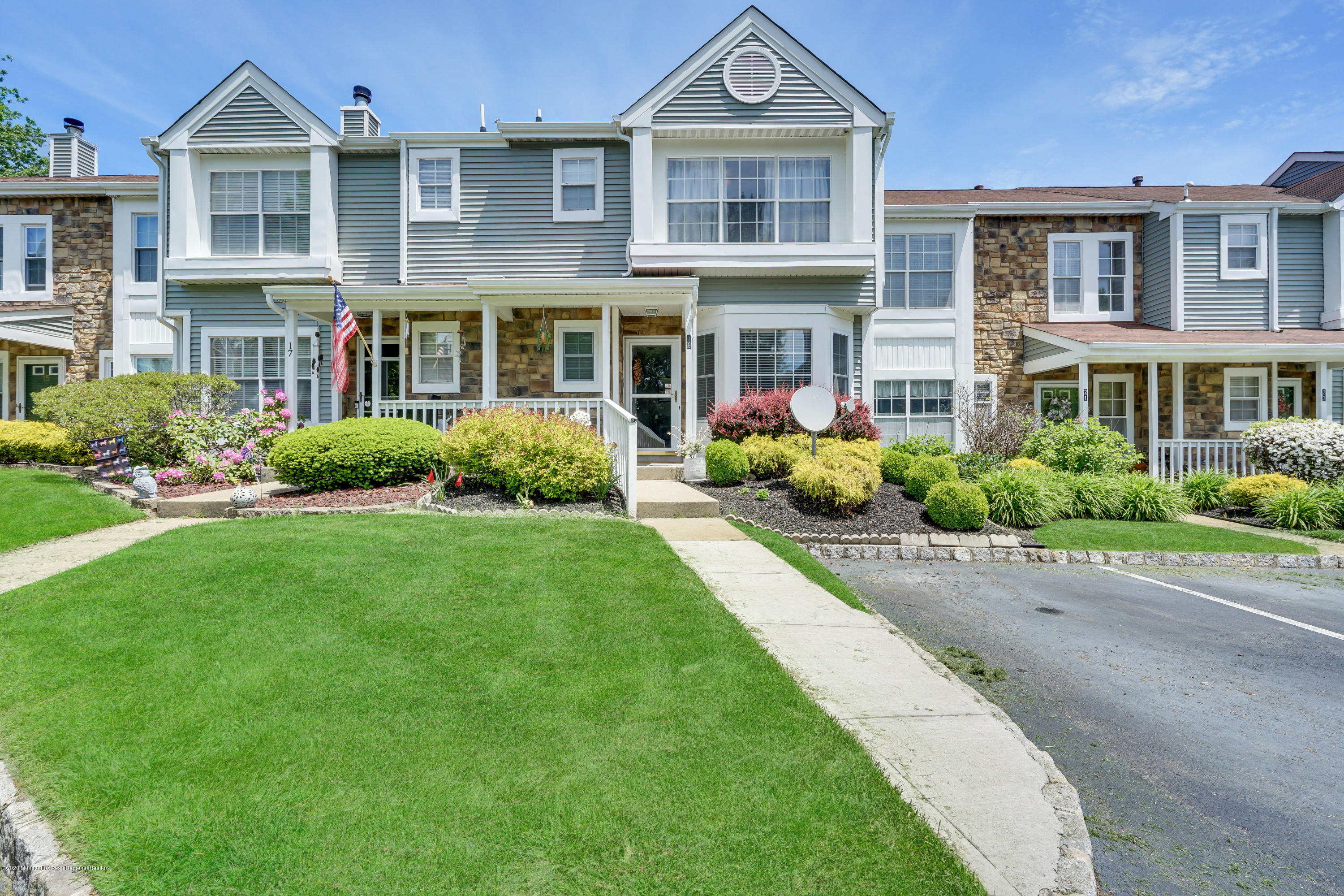 19 Horseshoe Court Tinton Falls, NJ 07753 - Photo 27 of 28 FRONT VIEW