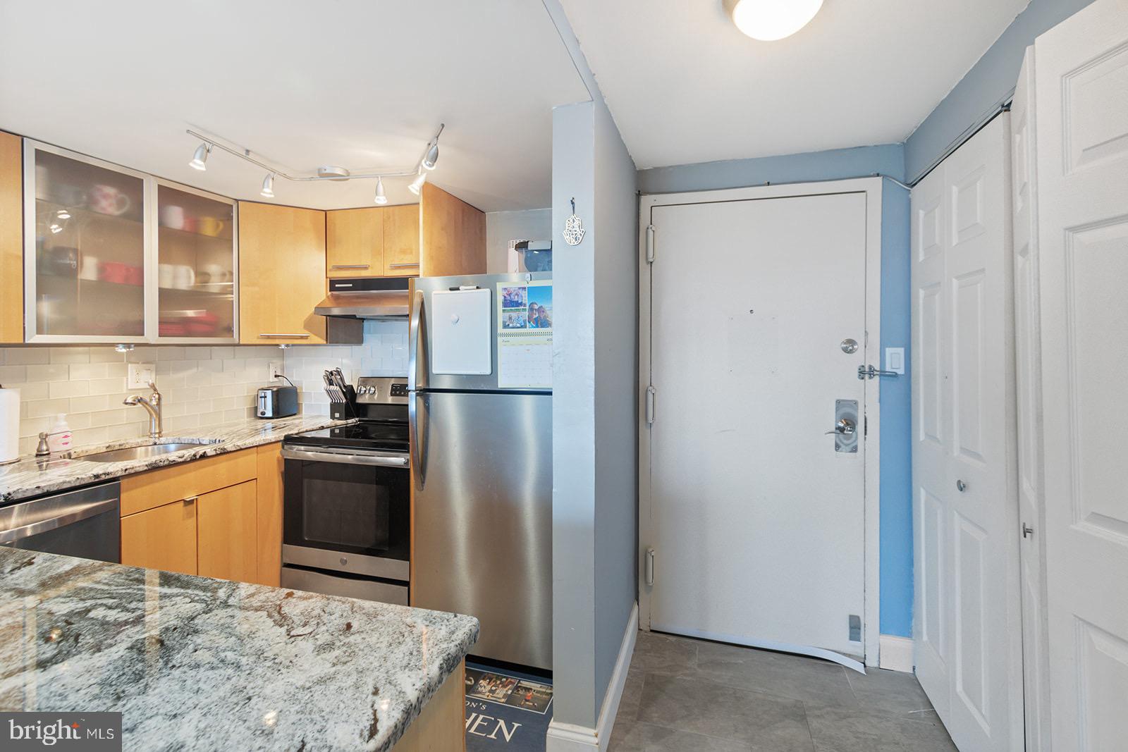 2001 Hamilton Street, Unit 1622 Philadelphia, PA 19130 - Photo 5 of 29