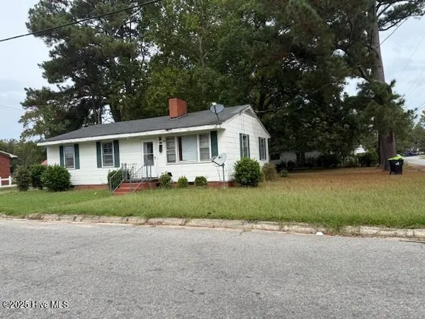 $90,000 | 511 1st Street East, Ahoskie, NC 27910