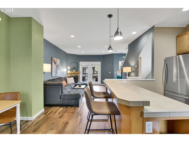 $359,000 | 1209 Northeast 5th Street, Unit B, Gresham, OR 97030