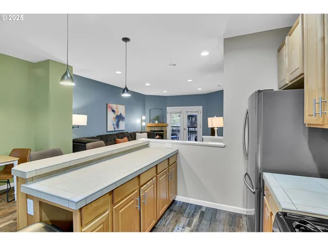 $359,000 | 1209 Northeast 5th Street, Unit B, Gresham, OR 97030