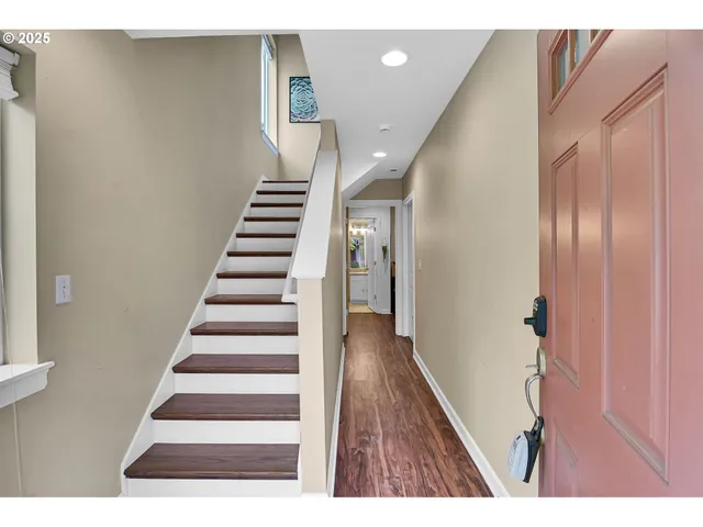 $359,000 | 1209 Northeast 5th Street, Unit B, Gresham, OR 97030