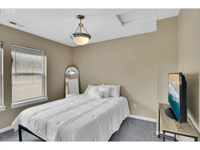 $359,000 | 1209 Northeast 5th Street, Unit B, Gresham, OR 97030