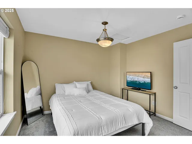 $359,000 | 1209 Northeast 5th Street, Unit B, Gresham, OR 97030