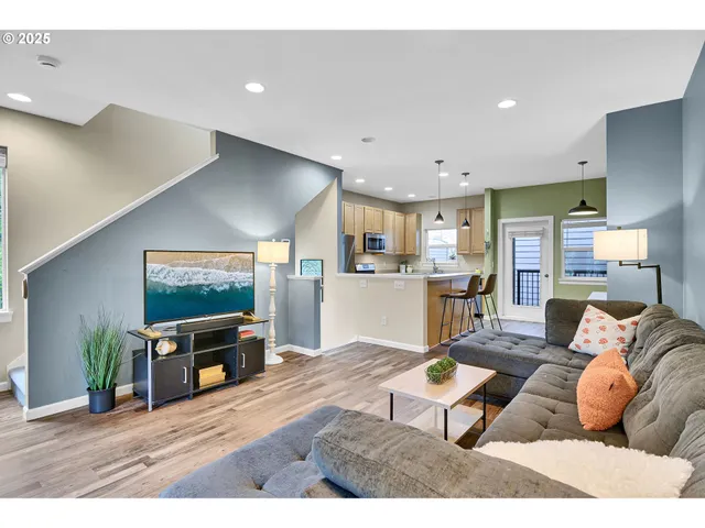 $359,000 | 1209 Northeast 5th Street, Unit B, Gresham, OR 97030