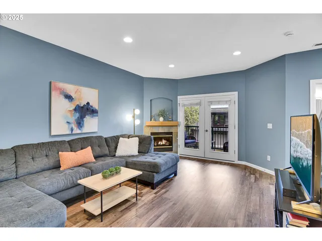 $359,000 | 1209 Northeast 5th Street, Unit B, Gresham, OR 97030