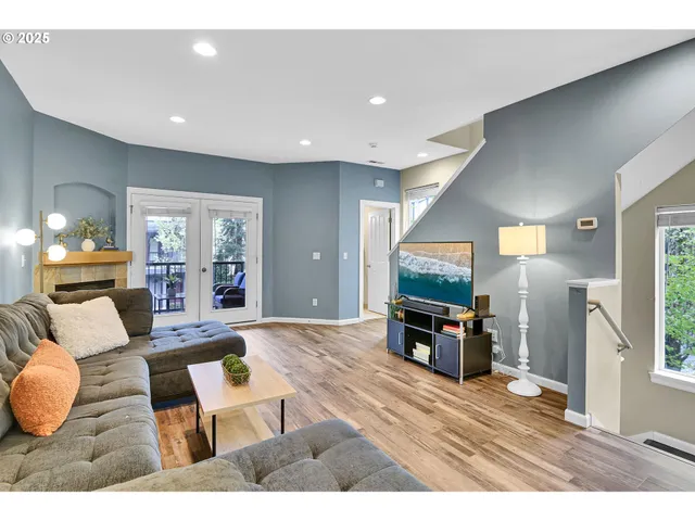 $359,000 | 1209 Northeast 5th Street, Unit B, Gresham, OR 97030