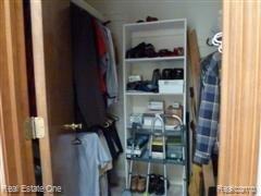 1401 Bembridge Drive Rochester, MI 48307 - Photo 14 of 19 Walk-In Closet