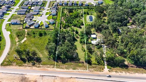 $600,000 | 17652 Highway 105 East, Conroe, TX 77306