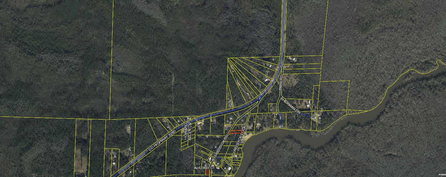 0 Reddick Loop Ponce de Leon, FL 32455 - Photo 4 of 4 a bathroom with a shower and a sink