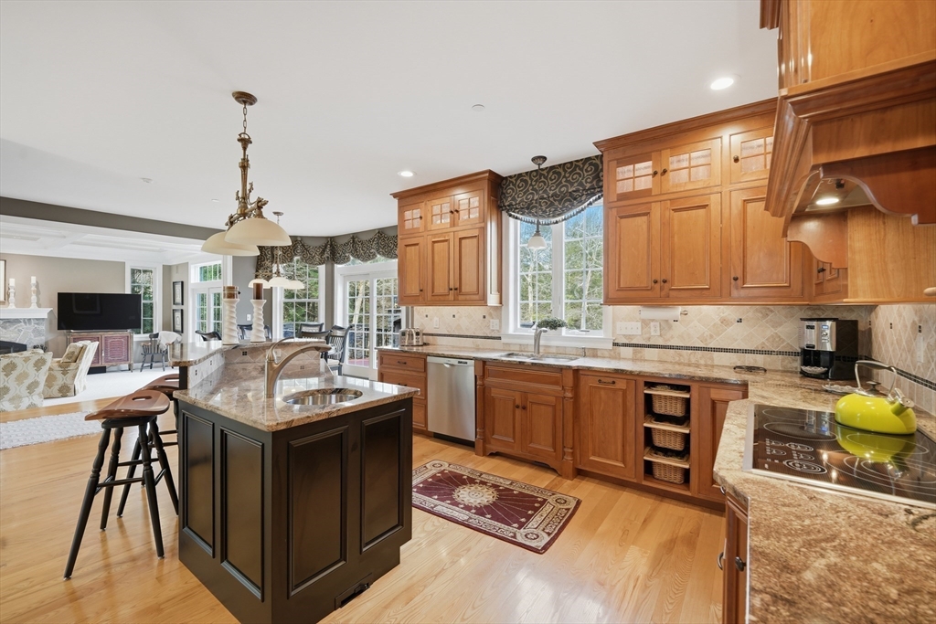 16 Falcon Heights Road Wilbraham, MA 01095 - Photo 9 of 42
