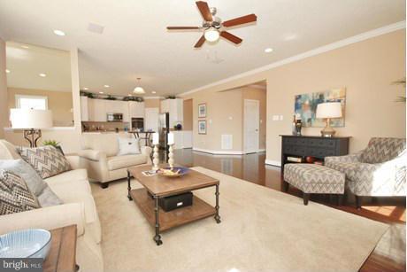 6734 Ridgecrest Road New Market, MD 21774 - Photo 6 of 18 Family Room