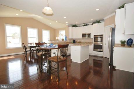 6734 Ridgecrest Road New Market, MD 21774 - Photo 8 of 18 Kitchen
