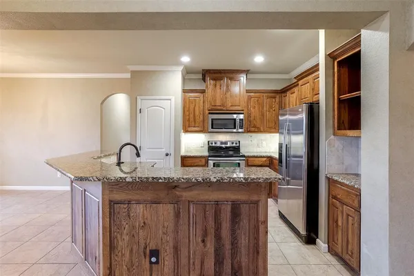 $2,400 | 308 Westgate Drive, Aledo, TX 76008