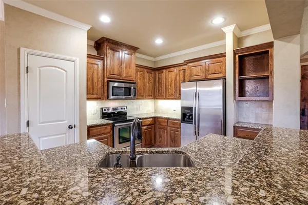 $2,400 | 308 Westgate Drive, Aledo, TX 76008