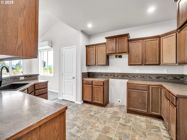 $1,750,000 | 21425 Savage Road, Sheridan, OR 97378