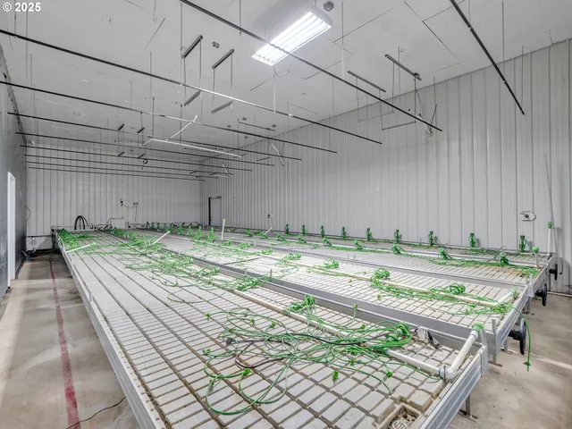 $1,750,000 | 21425 Savage Road, Sheridan, OR 97378