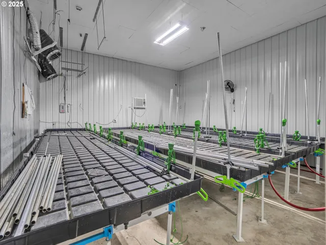 $1,750,000 | 21425 Savage Road, Sheridan, OR 97378