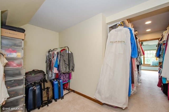 1025 Kent Avenue Park Ridge, IL 60068 - Photo 14 of 27 a view of a room with gym equipment