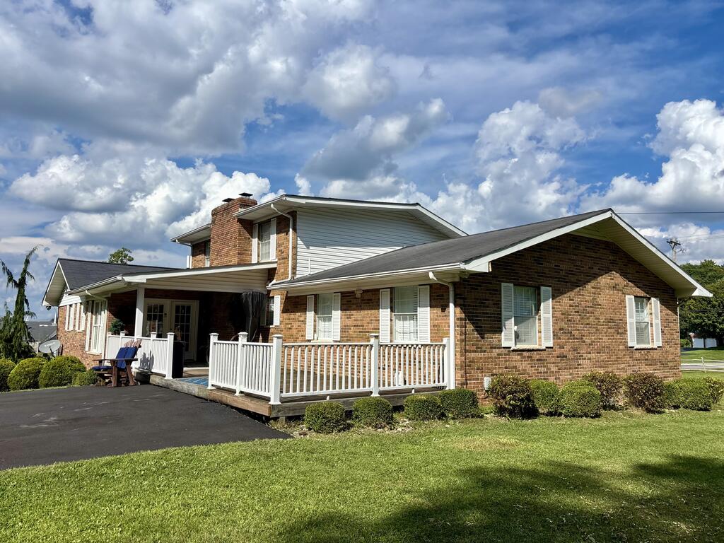 214 Flat Top Road Shady Spring, WV 25918 - Photo 3 of 78 Gallery Image 3