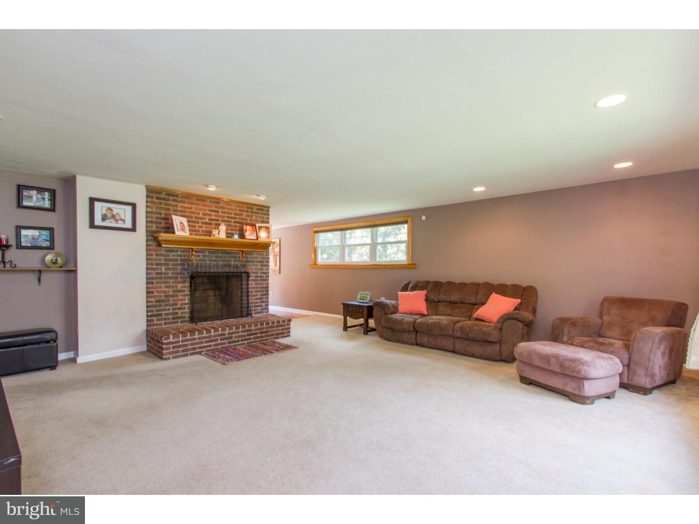209 Ellis Road Havertown, PA 19083 - Photo 3 of 25 Living Room