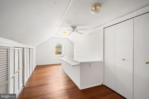 a view of an outdoor space