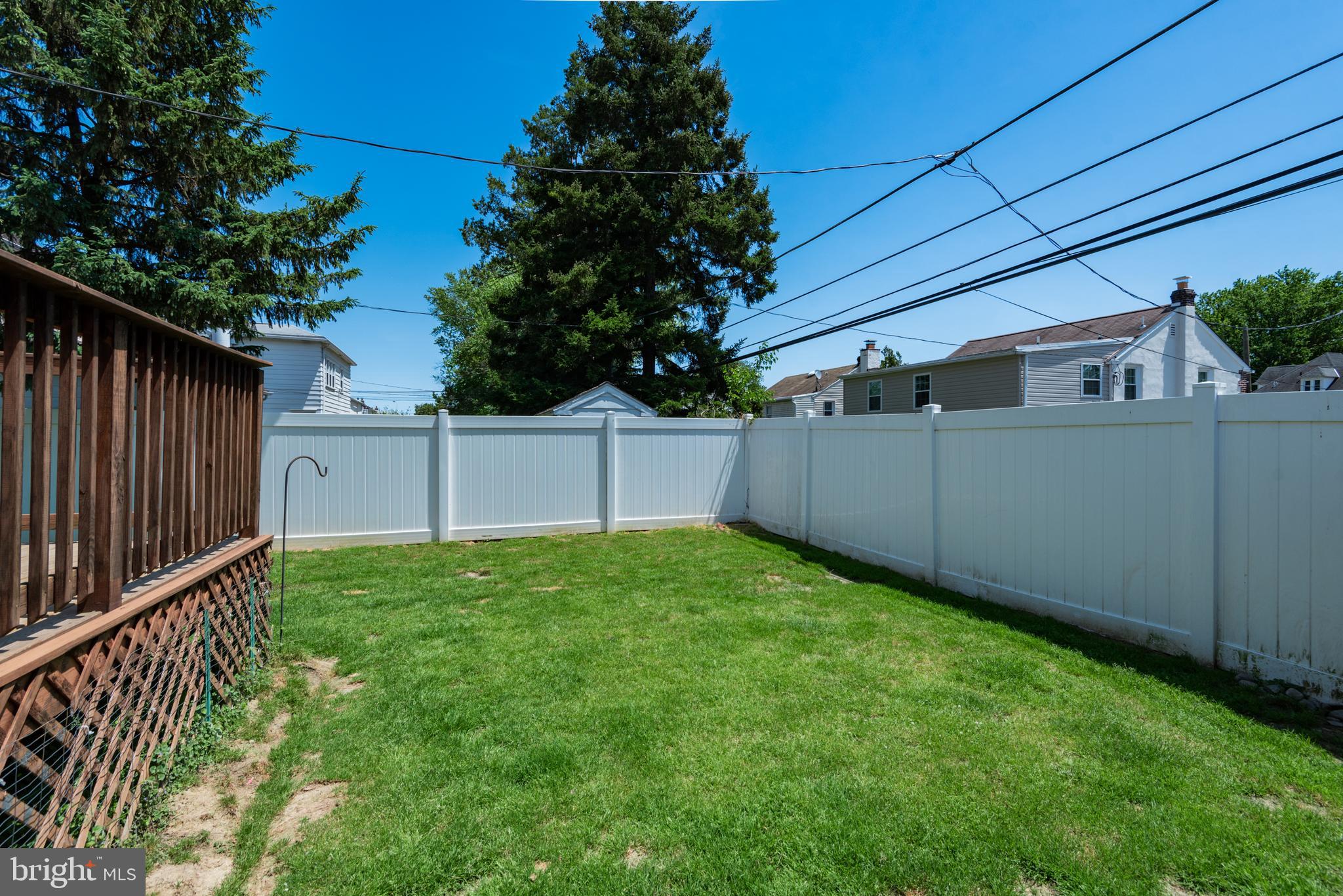 1026 Edgerton Road Secane, PA 19018 - Photo 29 of 32