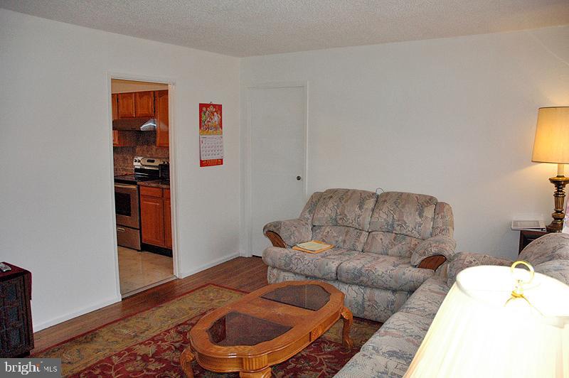 1542 Zarker Road Lancaster, PA 17601 - Photo 7 of 10