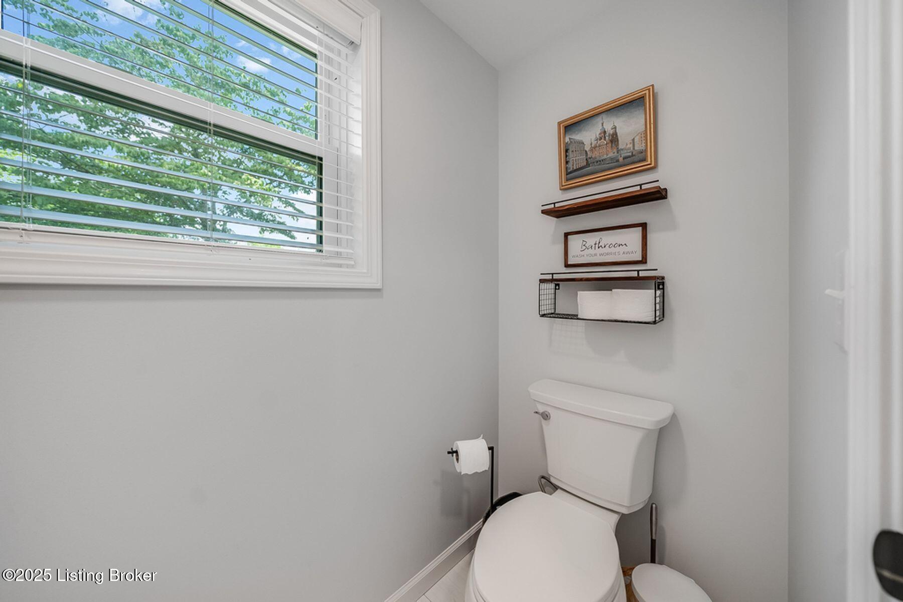 3806 Greenwich Road Louisville, KY 40218 - Photo 24 of 51 photo_online_013