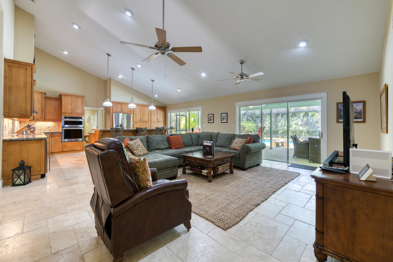 17295 Thunder Road Jupiter, FL 33478 - Photo 18 of 36 17295 Thunder Rd Jupiter FL-large-027-02