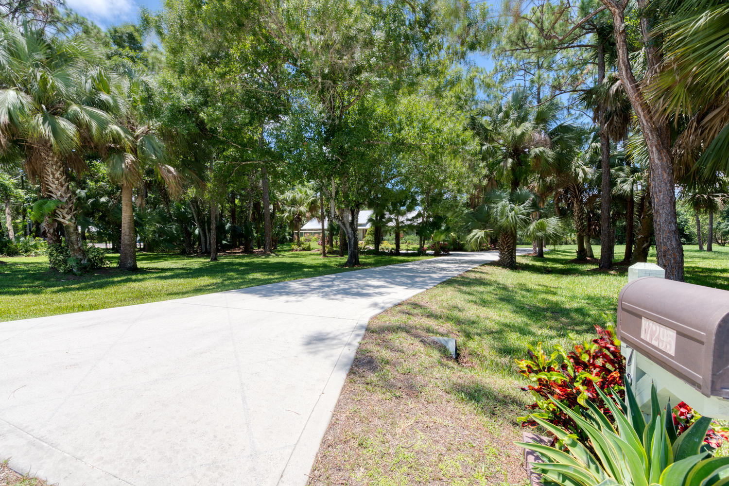 17295 Thunder Road Jupiter, FL 33478 - Photo 4 of 36 17295 Thunder Rd Jupiter FL-large-001-03