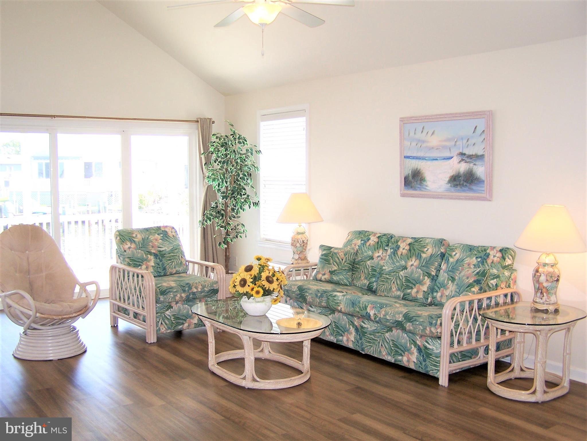190 Pine Tree Road Ocean City, MD 21842 - Photo 16 of 60 Living Area