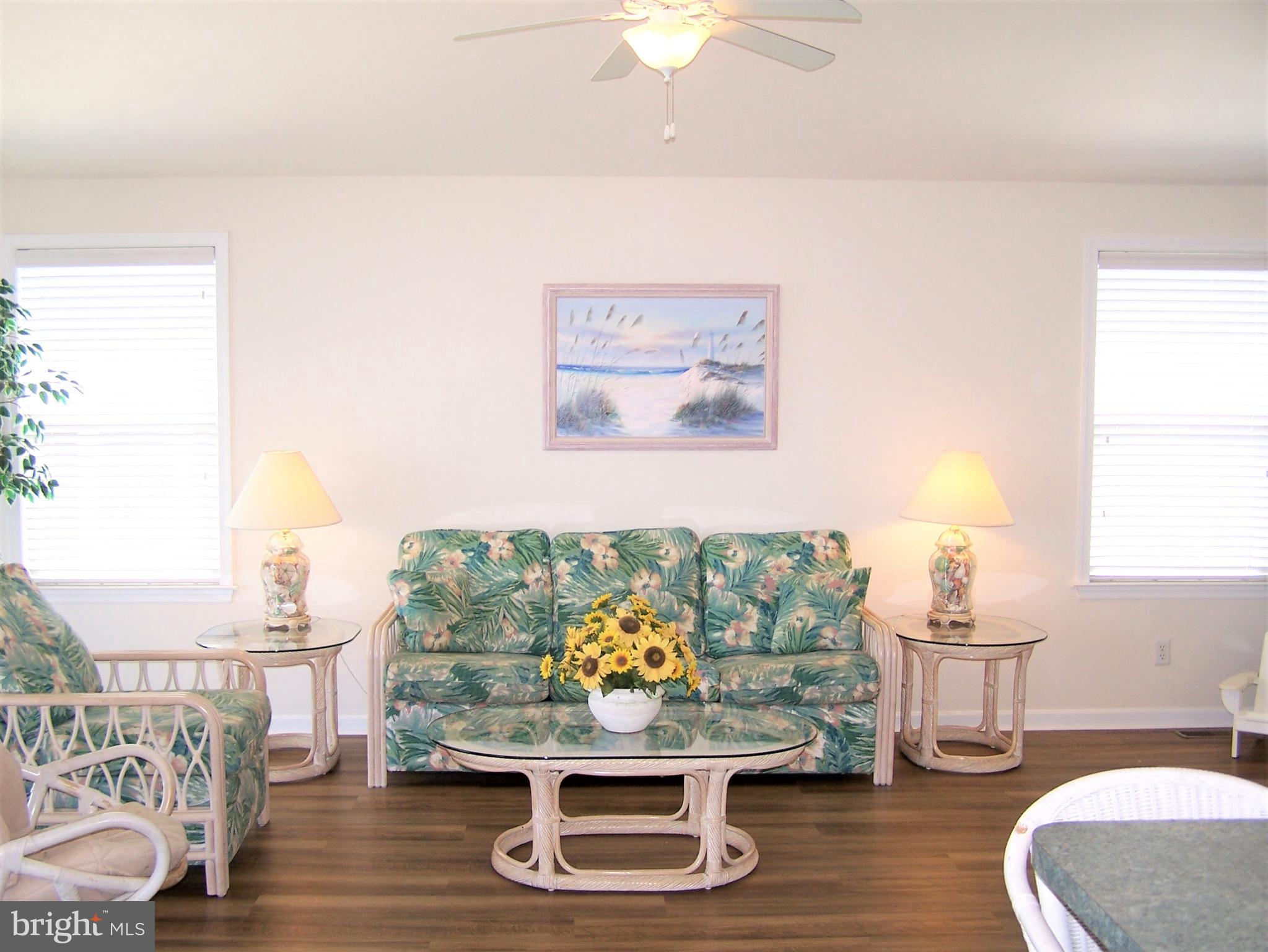 190 Pine Tree Road Ocean City, MD 21842 - Photo 18 of 60 Living Area