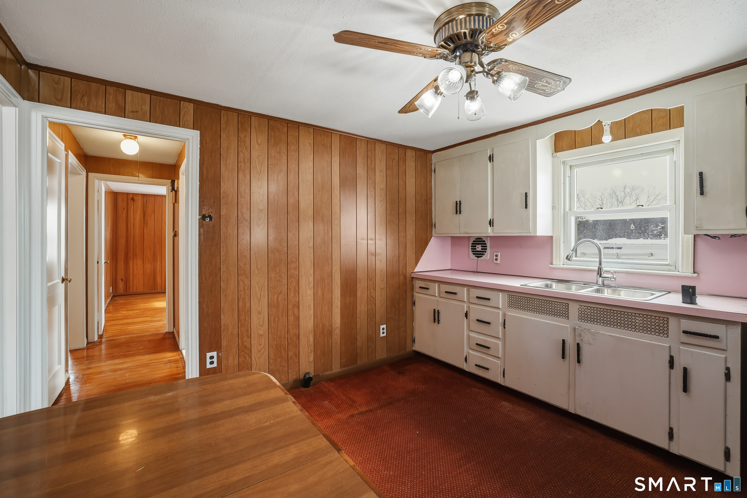 443 Elm Street Windsor Locks, CT 06096 - Photo 13 of 37