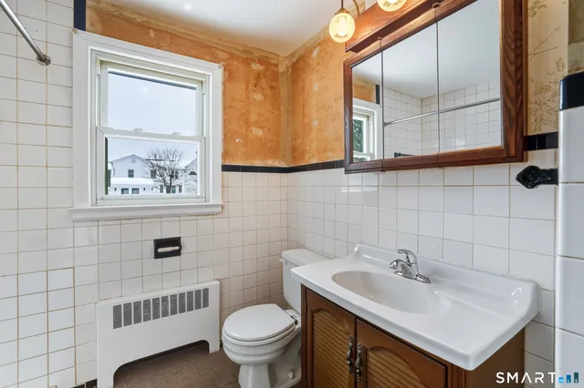 $299,900 | 443 Elm Street, Windsor Locks, CT 06096