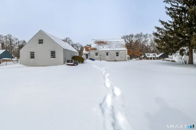 $299,900 | 443 Elm Street, Windsor Locks, CT 06096