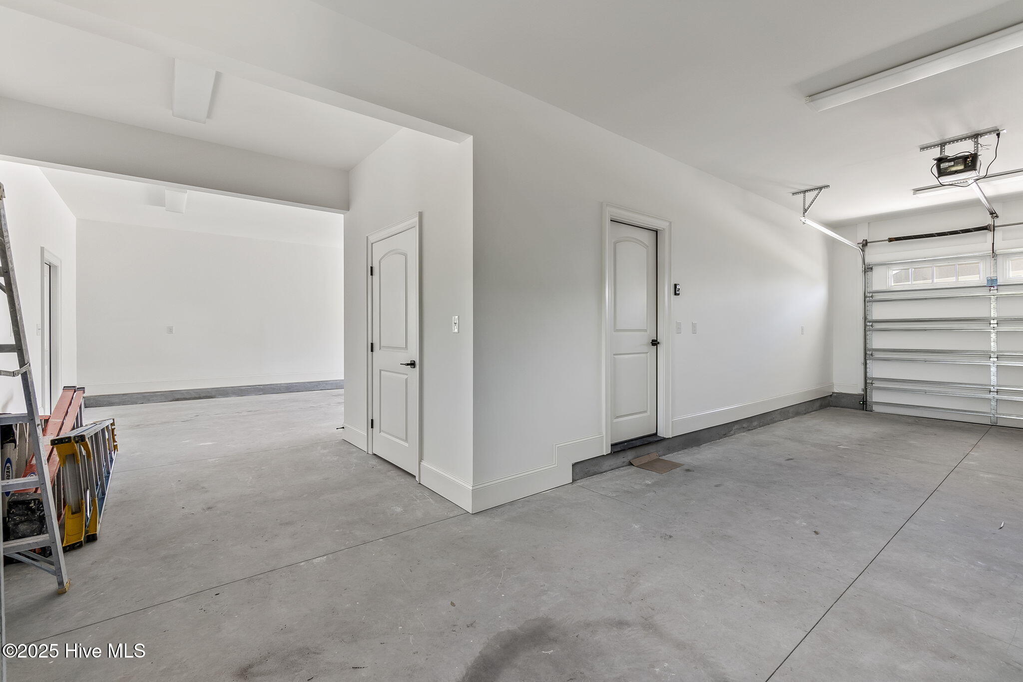 1827 Olde Farm Road Morehead City, NC 28557 - Photo 38 of 57 Garage