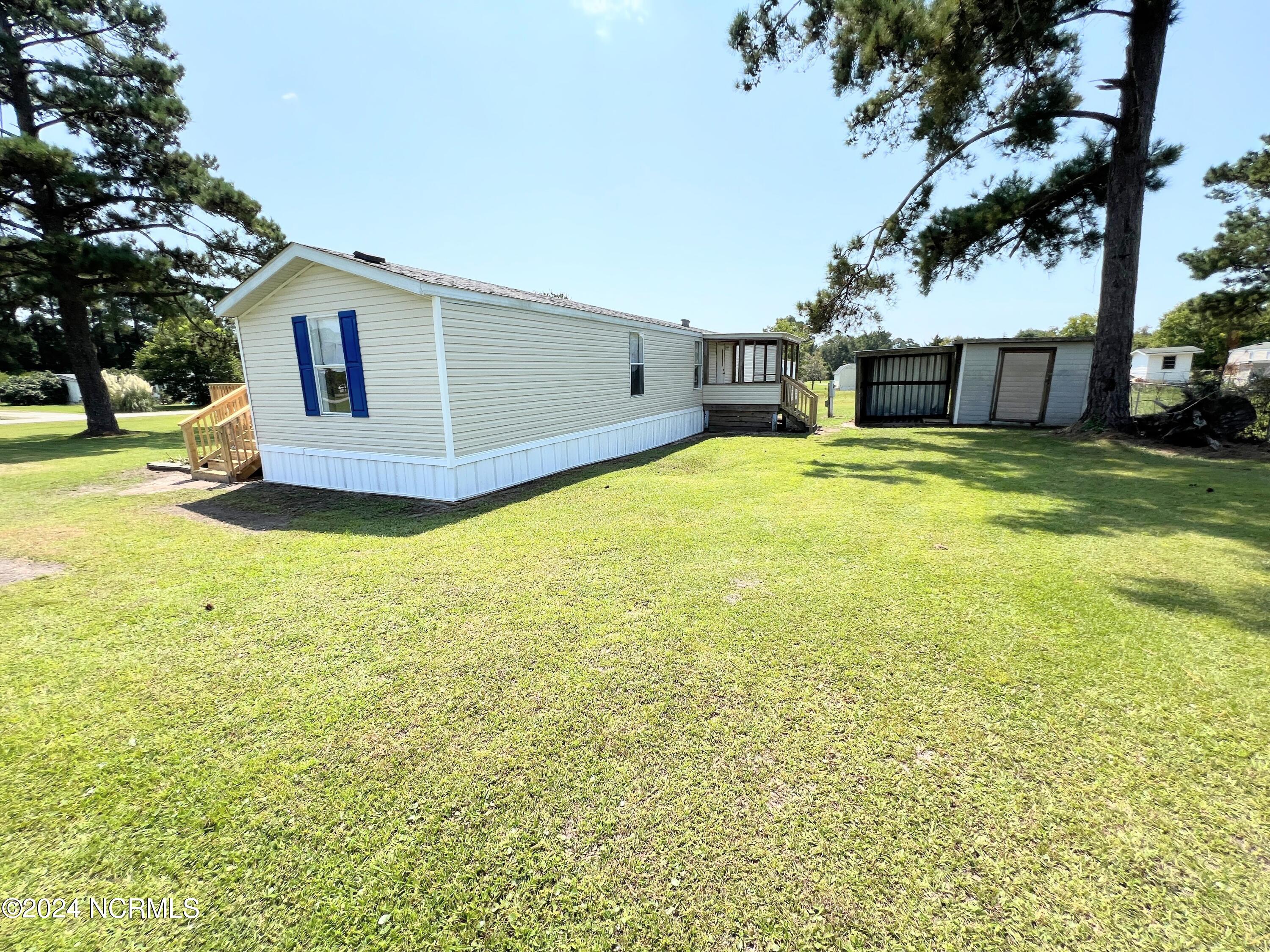 138 Gray Road Newport, NC 28570 - Photo 5 of 50 IMG_8895-EDIT