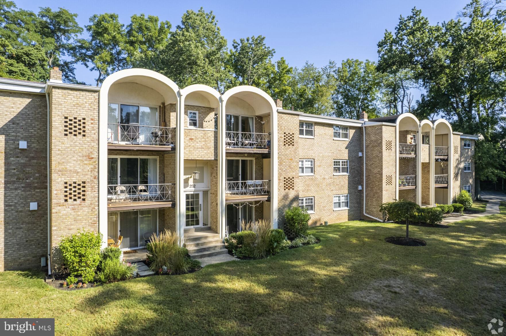 284 Iven Avenue, Unit 2B2522B Radnor, PA 19087 - Photo 3 of 12