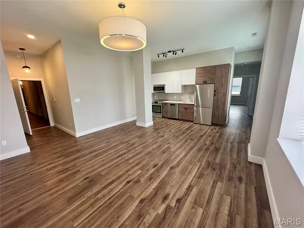 $1,350 | 415 DeBaliviere Avenue, Unit 212, St. Louis, MO 63112