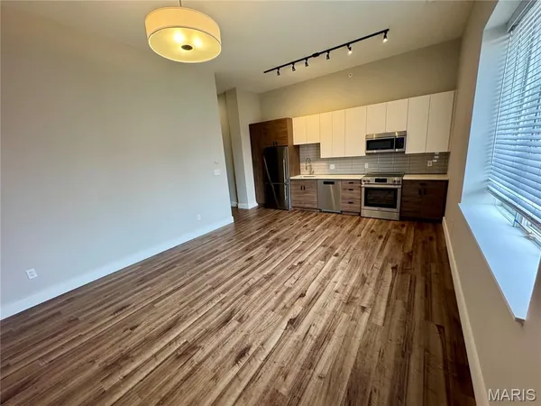 $1,350 | 415 DeBaliviere Avenue, Unit 212, St. Louis, MO 63112