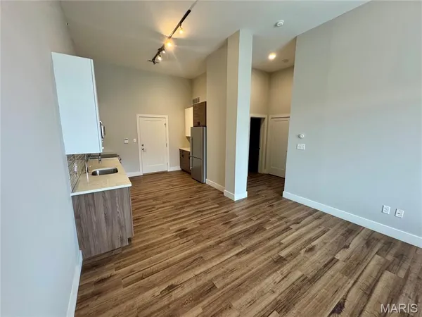 $1,350 | 415 DeBaliviere Avenue, Unit 212, St. Louis, MO 63112