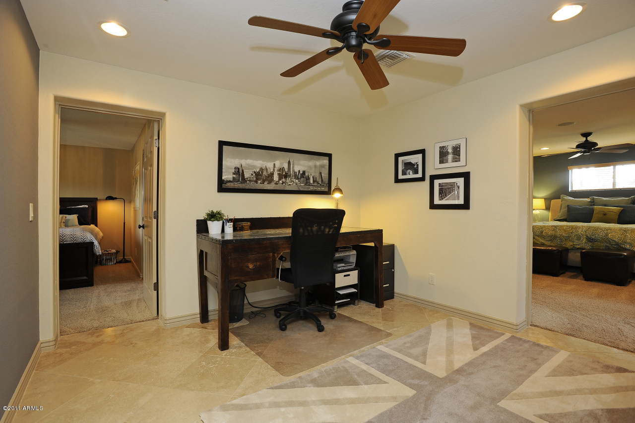 4215 East Piccadilly Road Phoenix, AZ 85018 - Photo 11 of 15 Bonus Area