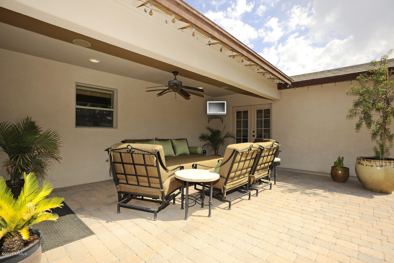 4215 East Piccadilly Road Phoenix, AZ 85018 - Photo 15 of 15 Back Patio