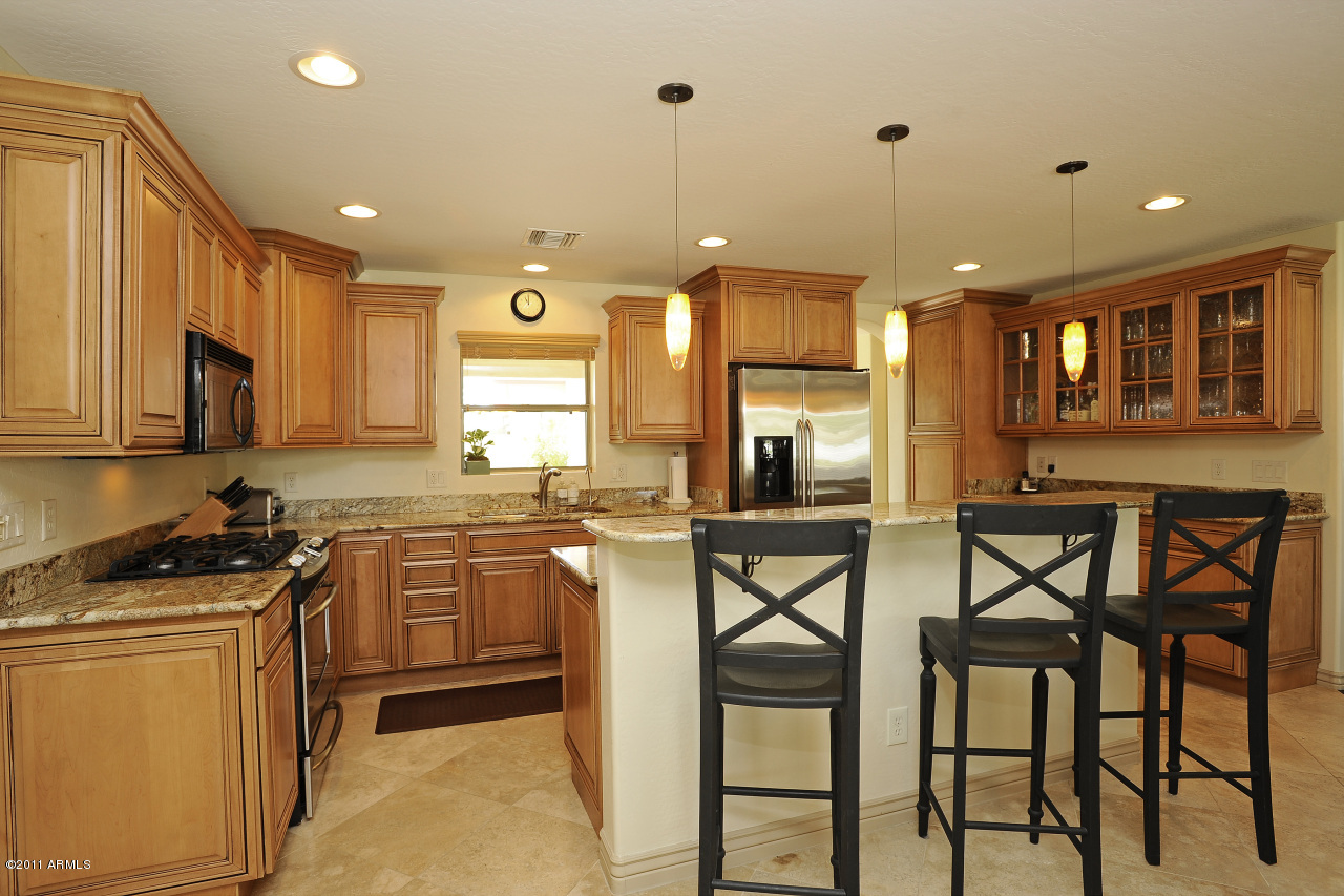 4215 East Piccadilly Road Phoenix, AZ 85018 - Photo 4 of 15 Kitchen
