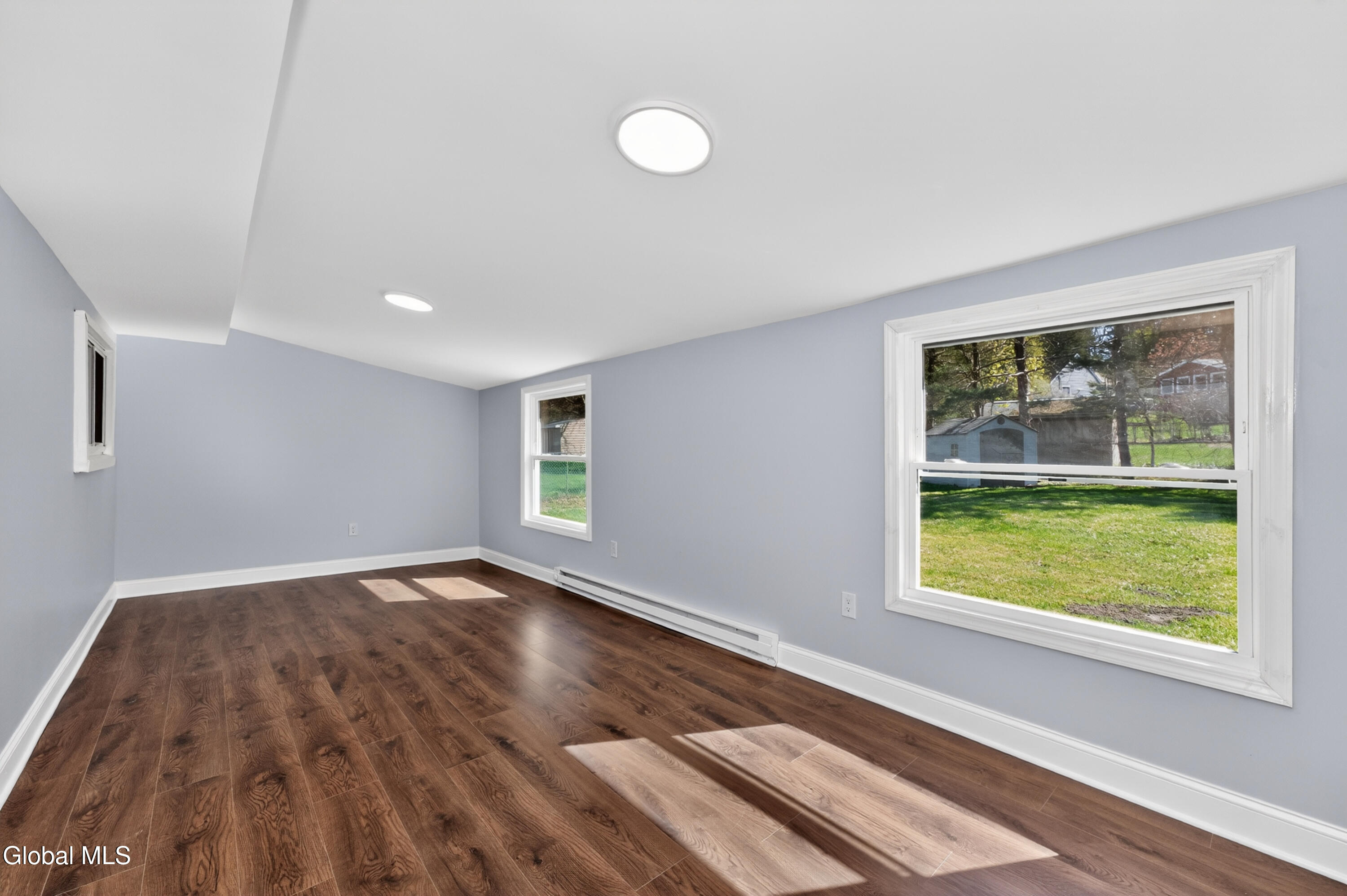 253 Vly Road Colonie, NY 12309 - Photo 20 of 34 4 Sunroom 1