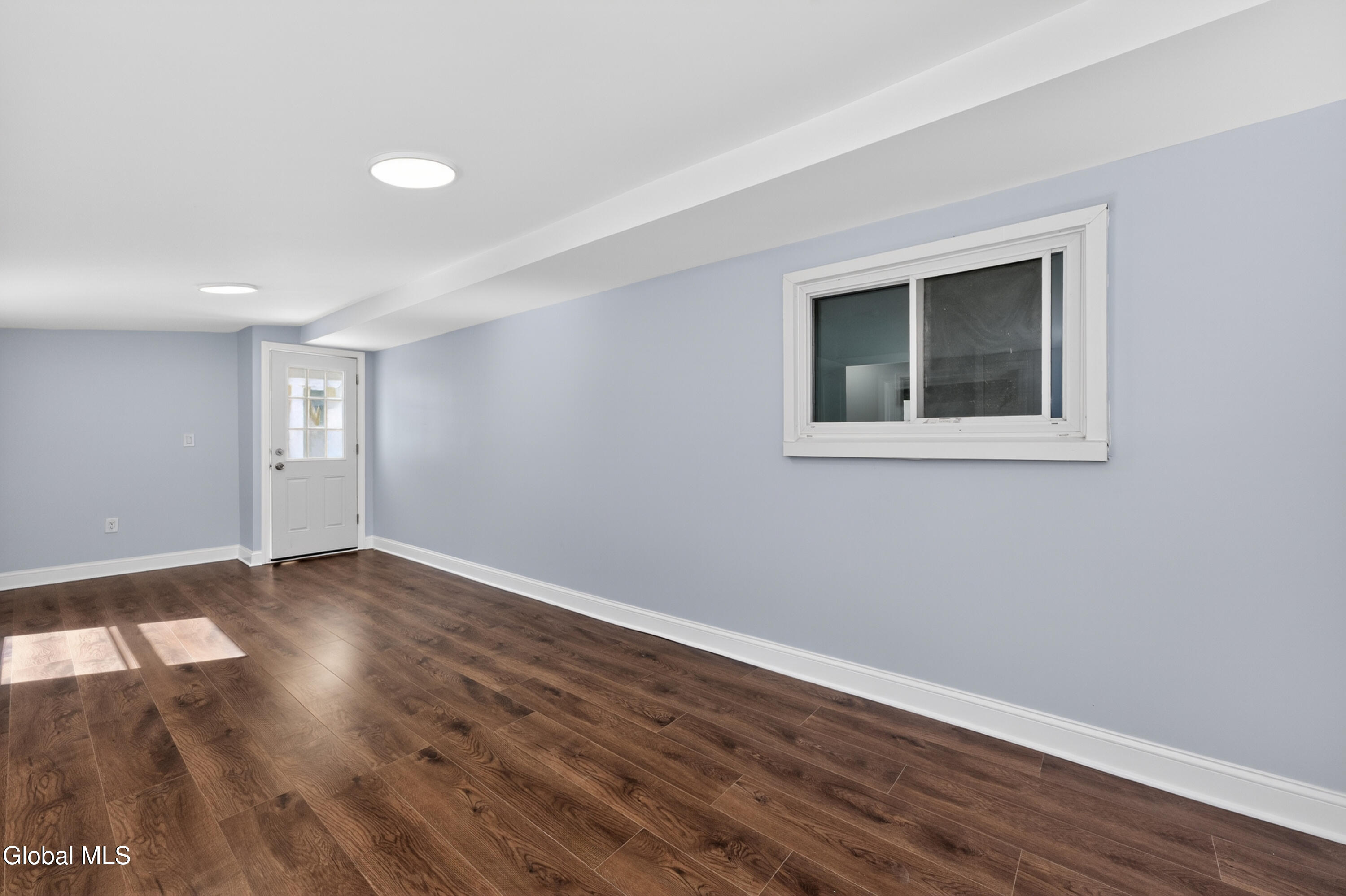 253 Vly Road Colonie, NY 12309 - Photo 21 of 34 4 Sunroom 2